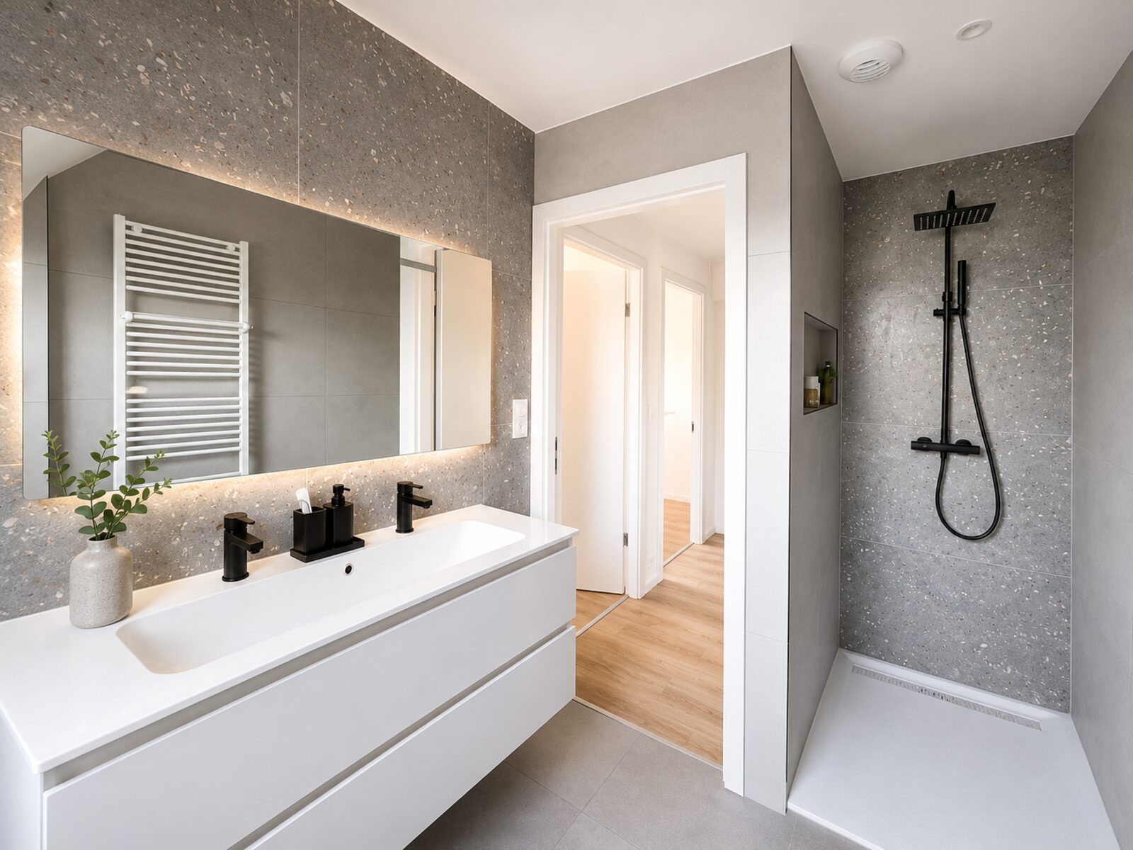 Salle de bain contemporaine grise